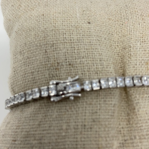NEW 925 Sterling silver tennis bracelet - Picture 3 of 5